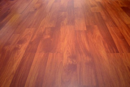 Parquet massif &agrave; Serre-les-Sapins, &eacute;l&eacute;gance et authenticit&eacute;